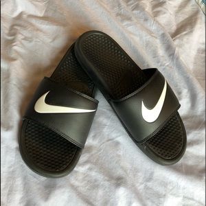 NWOT Women’s Nike Slide Sandals